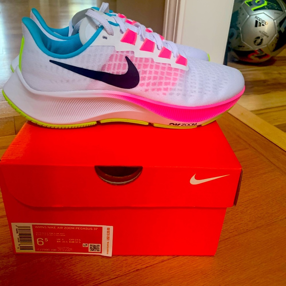 Nike Brand New with box Size 6.5 running shoes